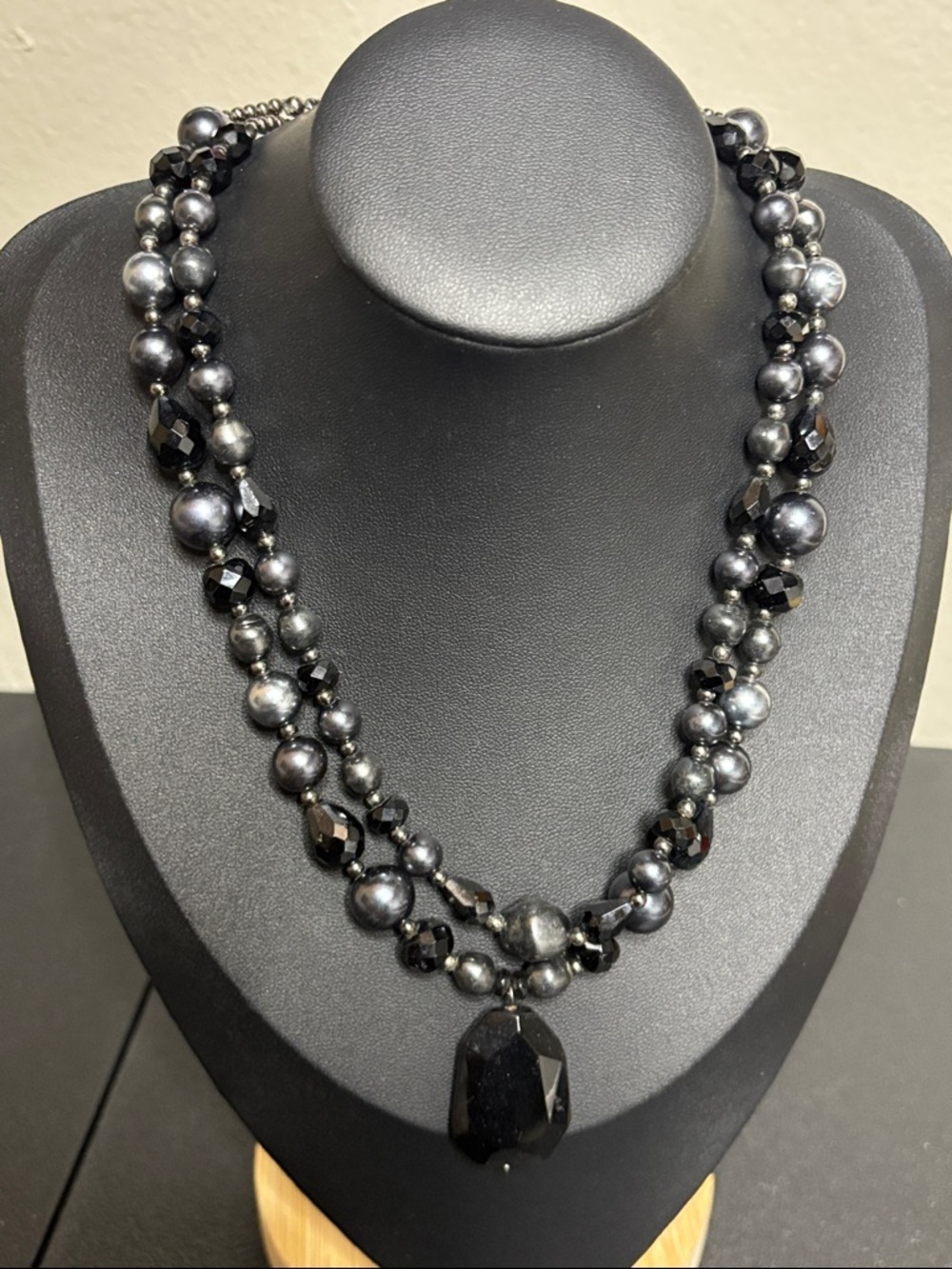 White House Black Market Black Gray Beaded Necklace Classy Career